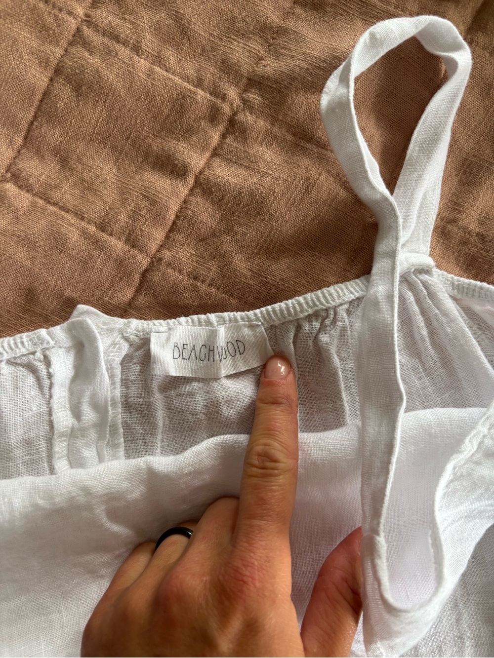 Relaxed White Linen Scoop Camisole - Picture 5 of 5